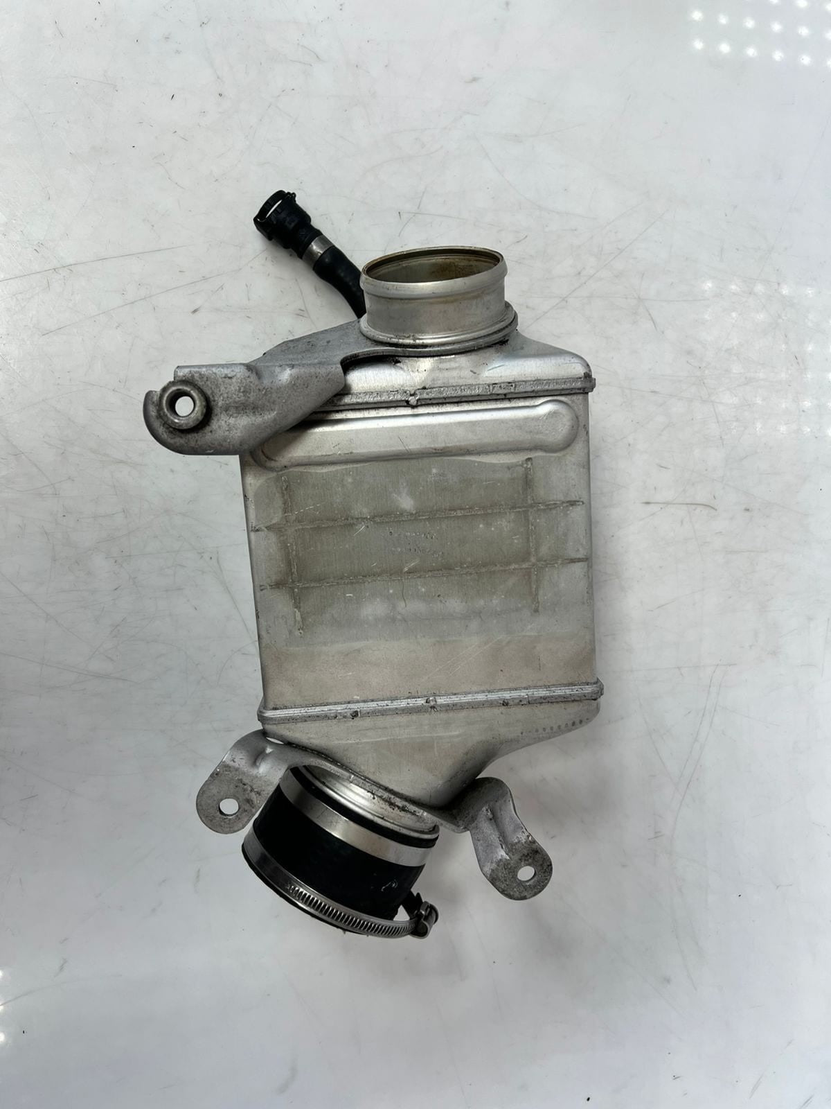 2008-2019 BMW X6 F01 F02 F04 F10 E70 F15 Right Turbocharger Intercooler 7575406