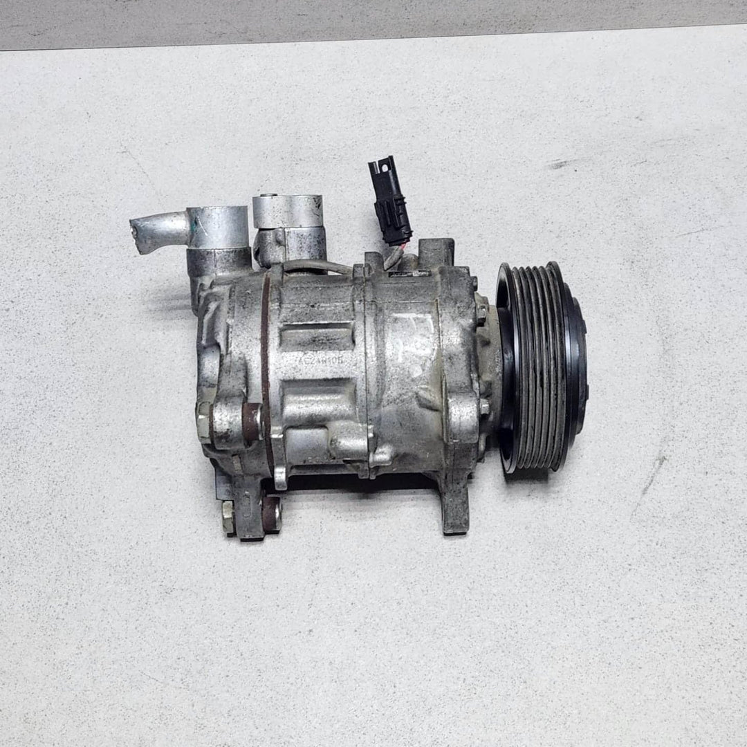 BMW Air Conditioning Compressor 9330831 3 Series F30 F30 F34 GT and 1 Series    