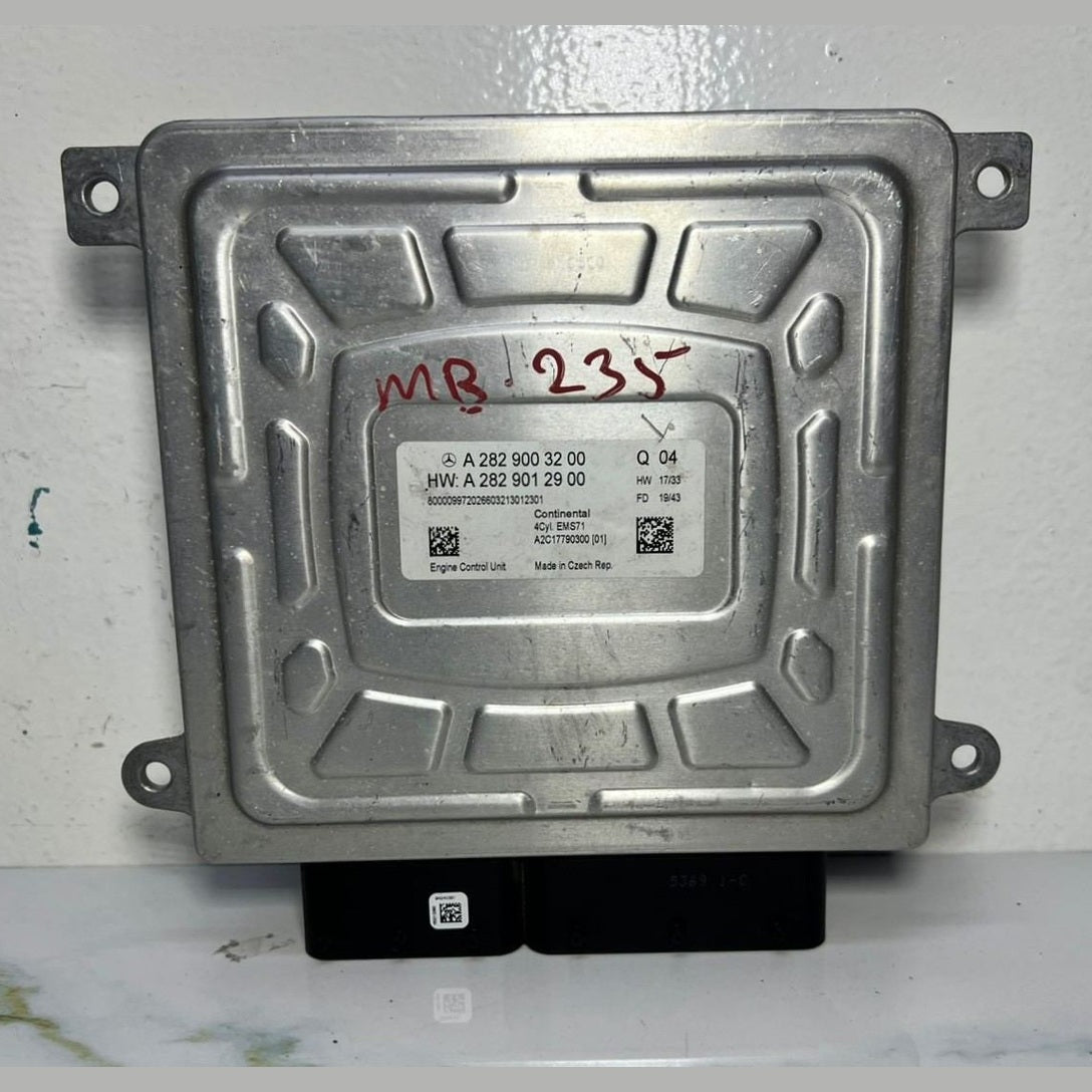 Mercedes-Benz Engine Control Unit A 282 900 32 00