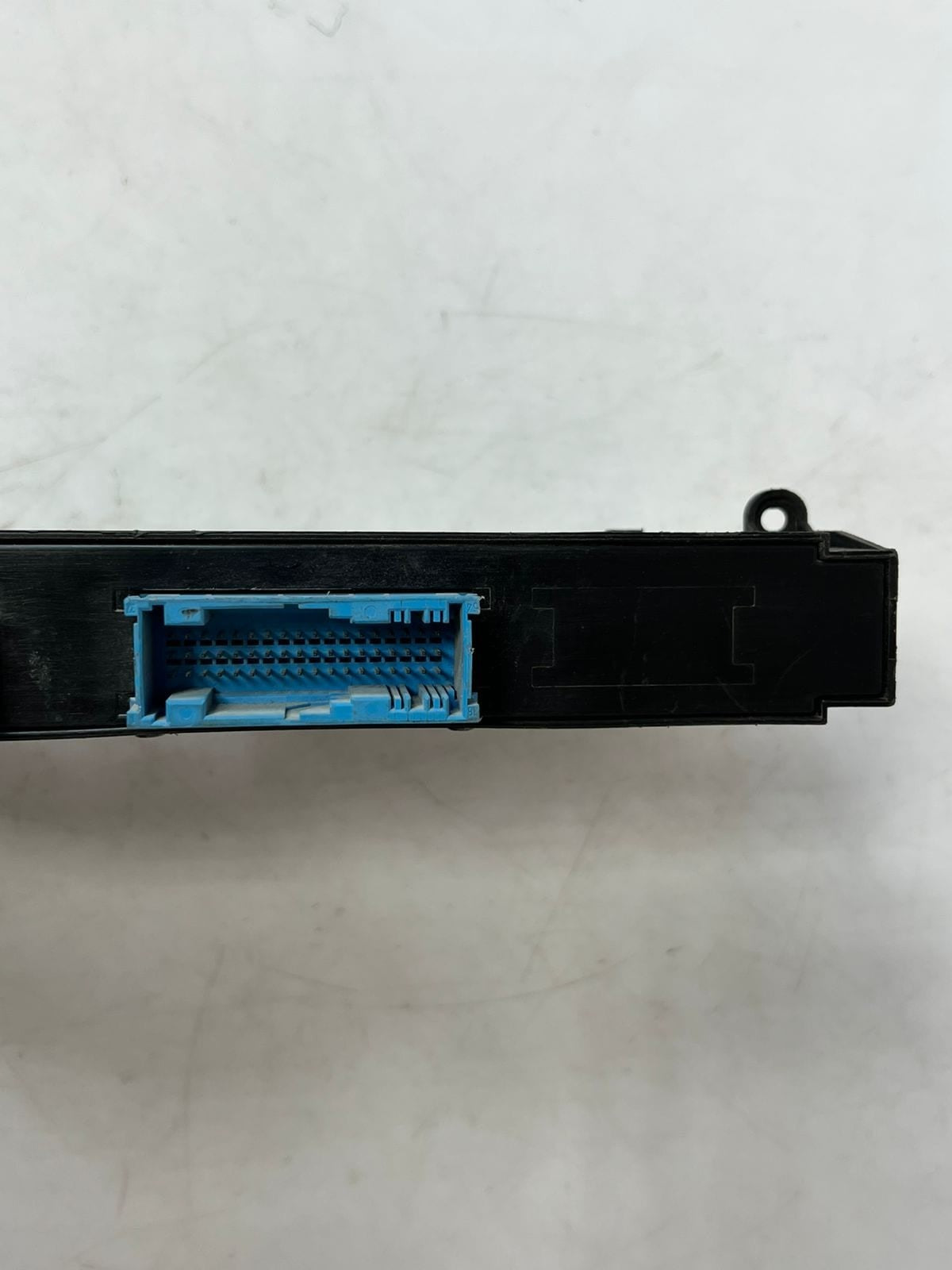 2007-2008 BMW E90 E91 E92 E93 BODY CONTROL MODULE Junction box 2 9176880 