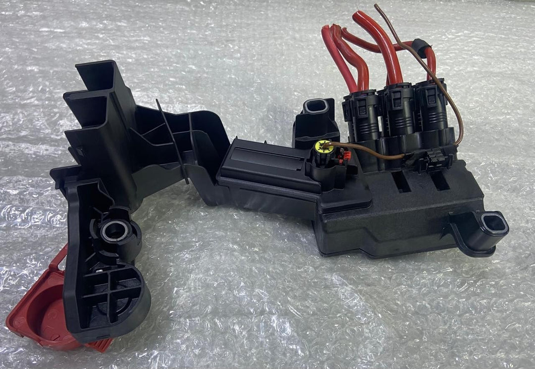 OEM BMW X5 X6 G05 G06 BATTERY VOLTAGE JUMP START TERMINAL POINT 6841556