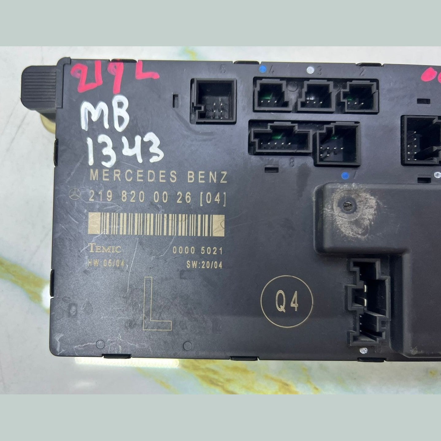 2006 Mercedes-Benz CLS500 Front Left Door Control Module A2198200026 W219 CLS 