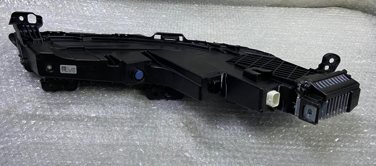 OEM BMW 7 Series G70 Headlight Upper LED Front 9879935 left Side