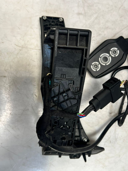BMW X3 3 5 Series E90 F10 F25 E65 MSPORT Accelerator Pedal MODULE 6858574 OEM