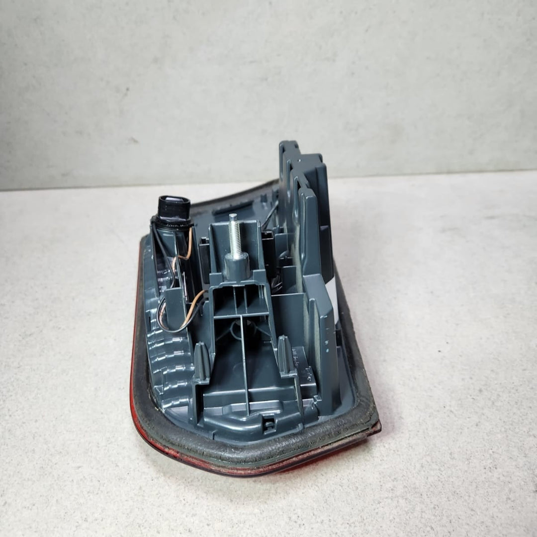 BMW Rear Tail Light Right H8736912006 3 Series F30 F31 F35