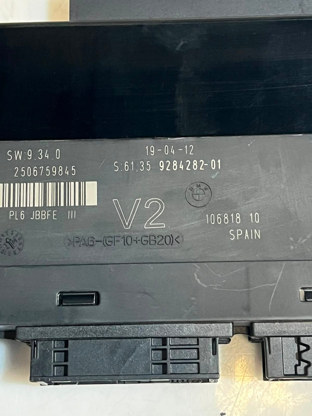 BMW F10 F11 F13 F06 F01 M5 Junction Box Electronic Control Unit V-2 unit 9284282