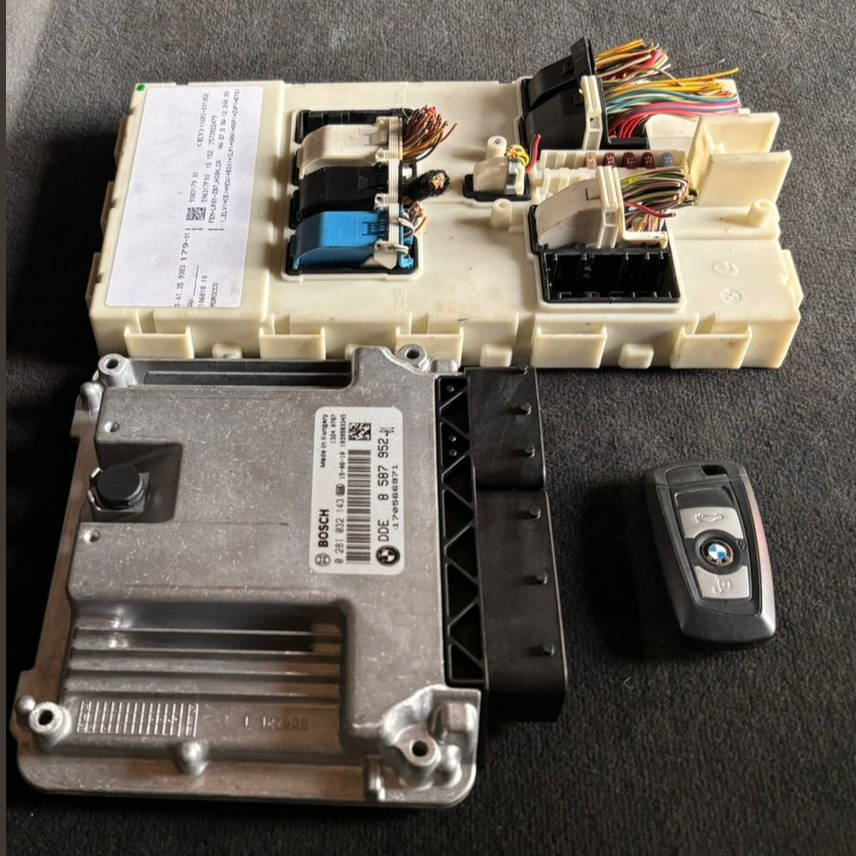 BMW F20 F21 LCI 116d B37 ENGINE CONTROL UNIT SET  DDE ECU  + FEM + Key - 8587952