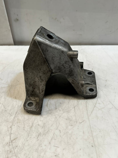 BMW 5 Series F10 F11 525d xDrive Engine Mounting Bracket Right Aluminium 6793004