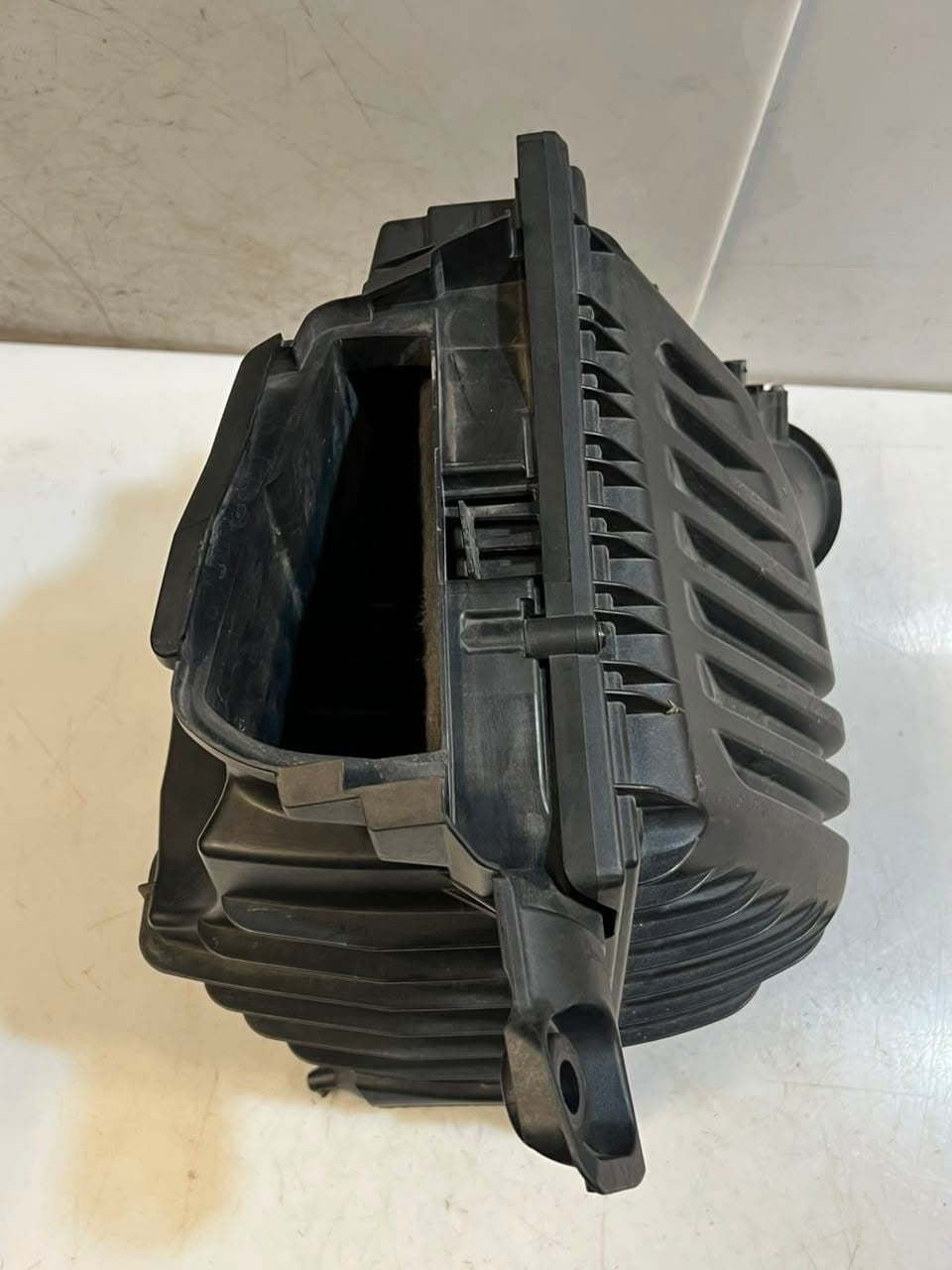 2015-2021 BMW X1 2' F45, F46, F48, F49, F55 Air Filter Box 7609482 OEM