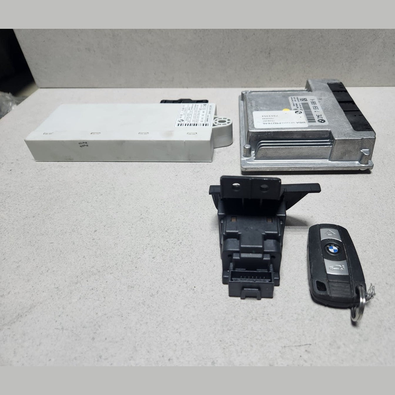 BMW Engine Control Unit 7550688 E81 E87 116i  N45 ECU SET 