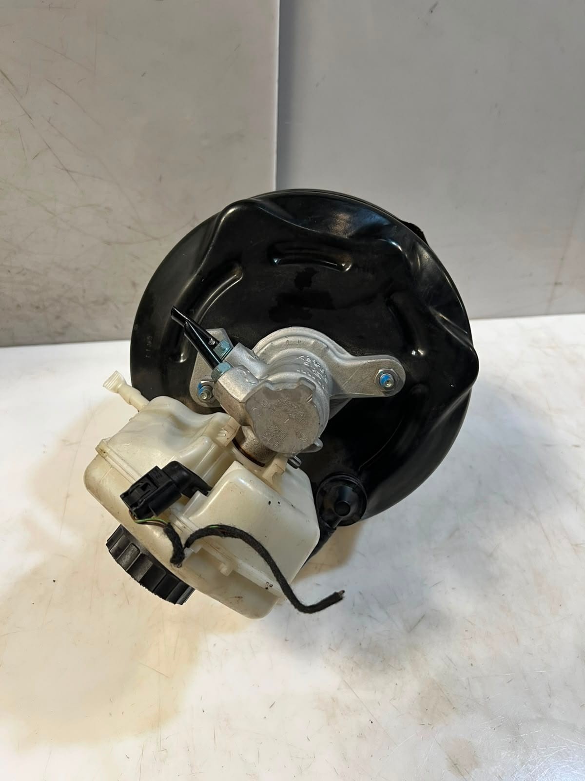 2014-2016 BMW 3 Series F30 F20 F21 F22 228i Brake Servo Master Cylinder 6798419