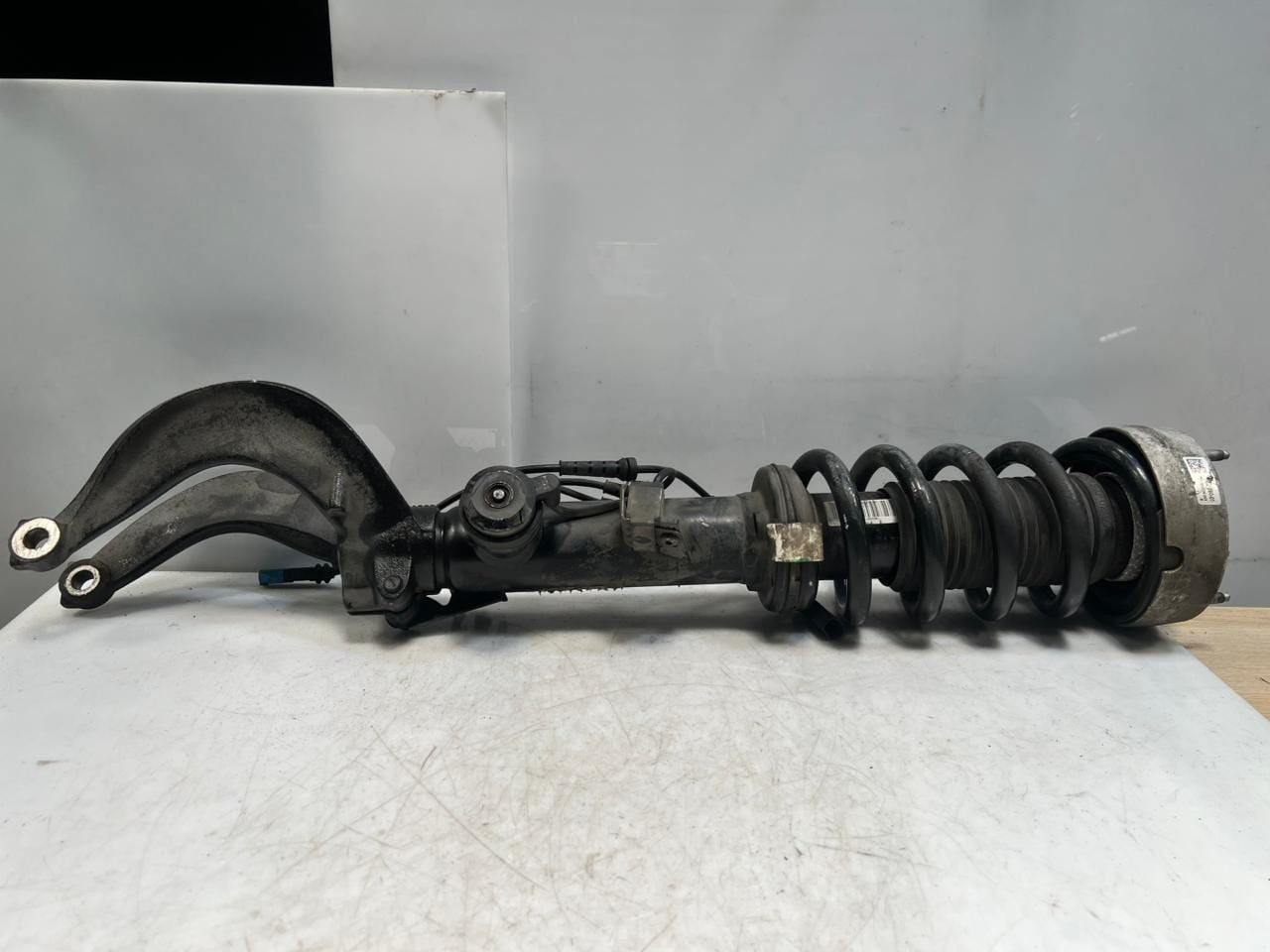 2015-2017 BMW X5 F15 F16 X6 30D M50D FRONT Shock Absorber 6875083 OEM