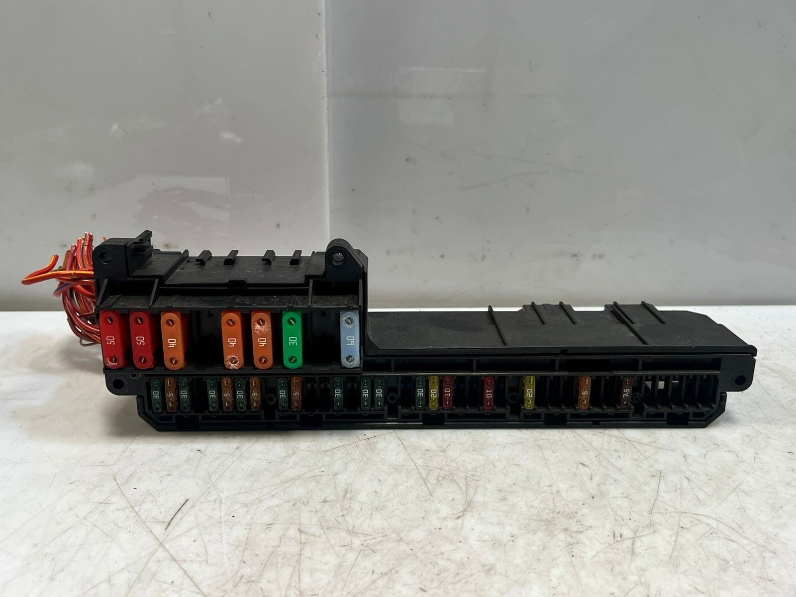 2004-2010 BMW 525i 5 Series E60 E61 528i Power Distribution Fuse Box 6957330 OEM