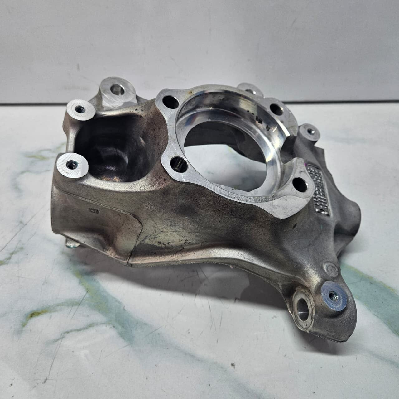 2019-2023 BMW 3 Series G20 G21 330i Spindle Knuckle 6878609 FRONT LEFT 