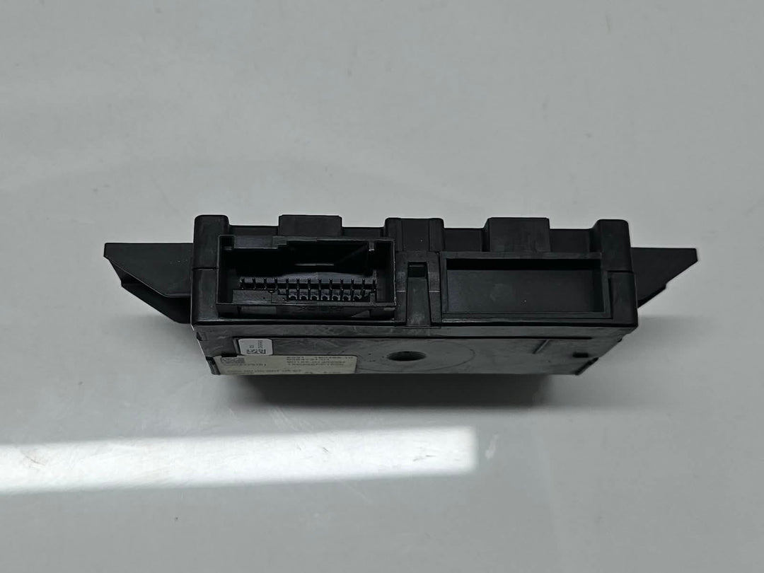 9384731-2015-2019 BMW 750i G11 G12 RHD Interior Light Control Module OEM