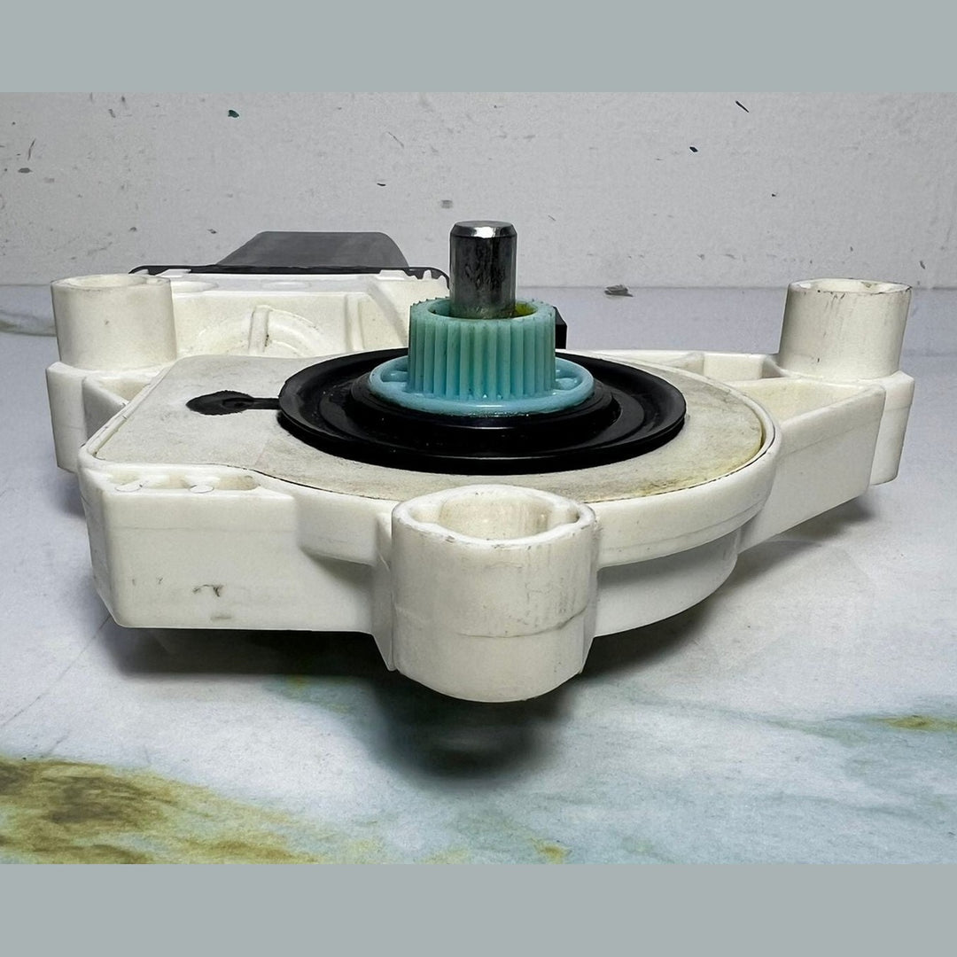 13-18 Mercedes-Benz W246 CLA Window Motor Front Right Side A000 9061607 OEM