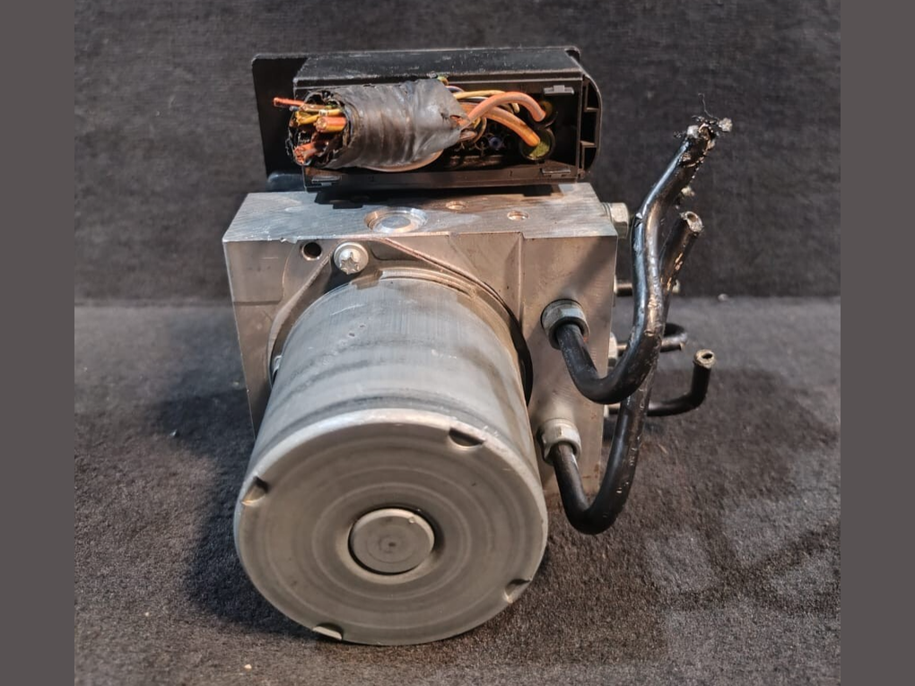 BMW X1 E84 ANTI LOCK BREAKING SYSTEM (ABS)  HYDRAULIC UNIT MODULE -  6860214