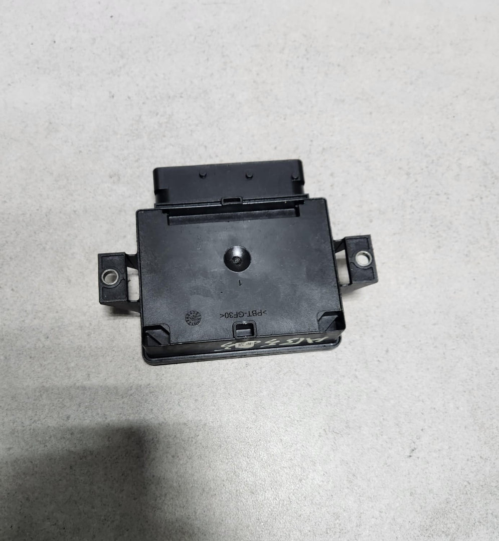 Benz Parking Brake Control Module A2469003014 A-Class and B-Class models W176 