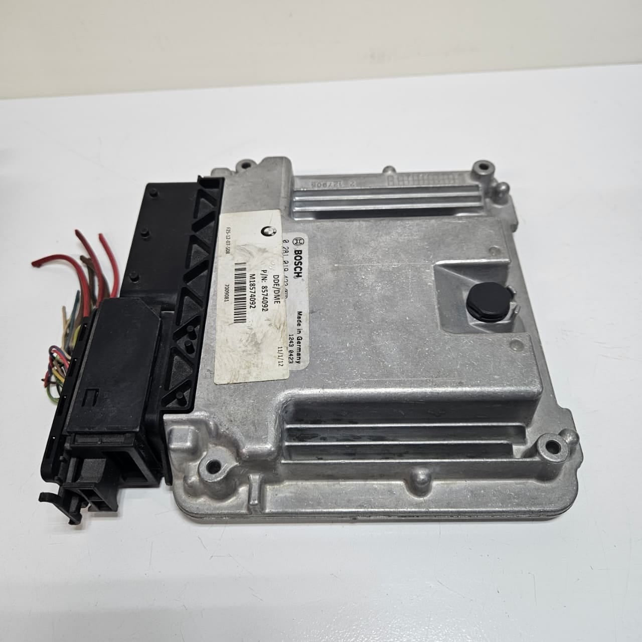 OEM BMW F10 520D Engine ECU DDE N47 BOSCH engine 8574092