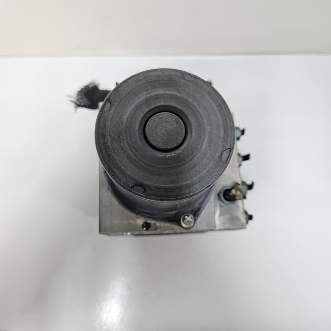 2015 BMW 5-6 Series F10 F11 F06 528i ABS Pump Control Module 6868335 USED