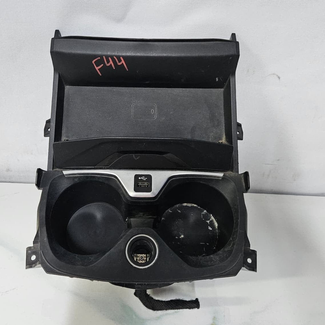 BMW 2 SERIES 228I 2020 F44 CENTRE CONSOLE CUP HOLDER & WIRELESS CHARGER 5A37576