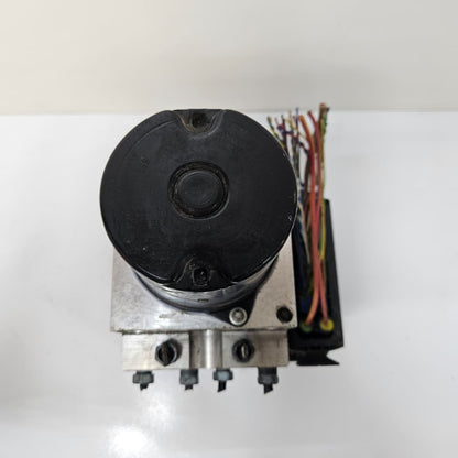 2008-2010 BMW 5 Series E60 535i 520d ABS Pump Control Module 6783360