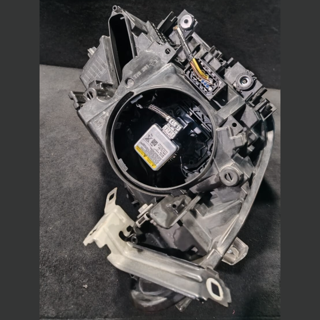 BMW 1 SERIES 120i 2012 F20 LEFT SIDE HEADLIGHT 7229687-09 ECE - 7229687