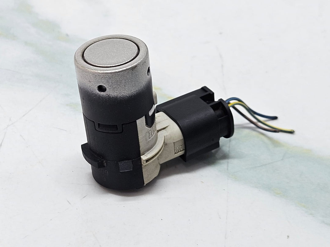 2002-2005 BMW E60, E61, E63, E64, E65 745Li Parking Distance Sensor PDC 6938741