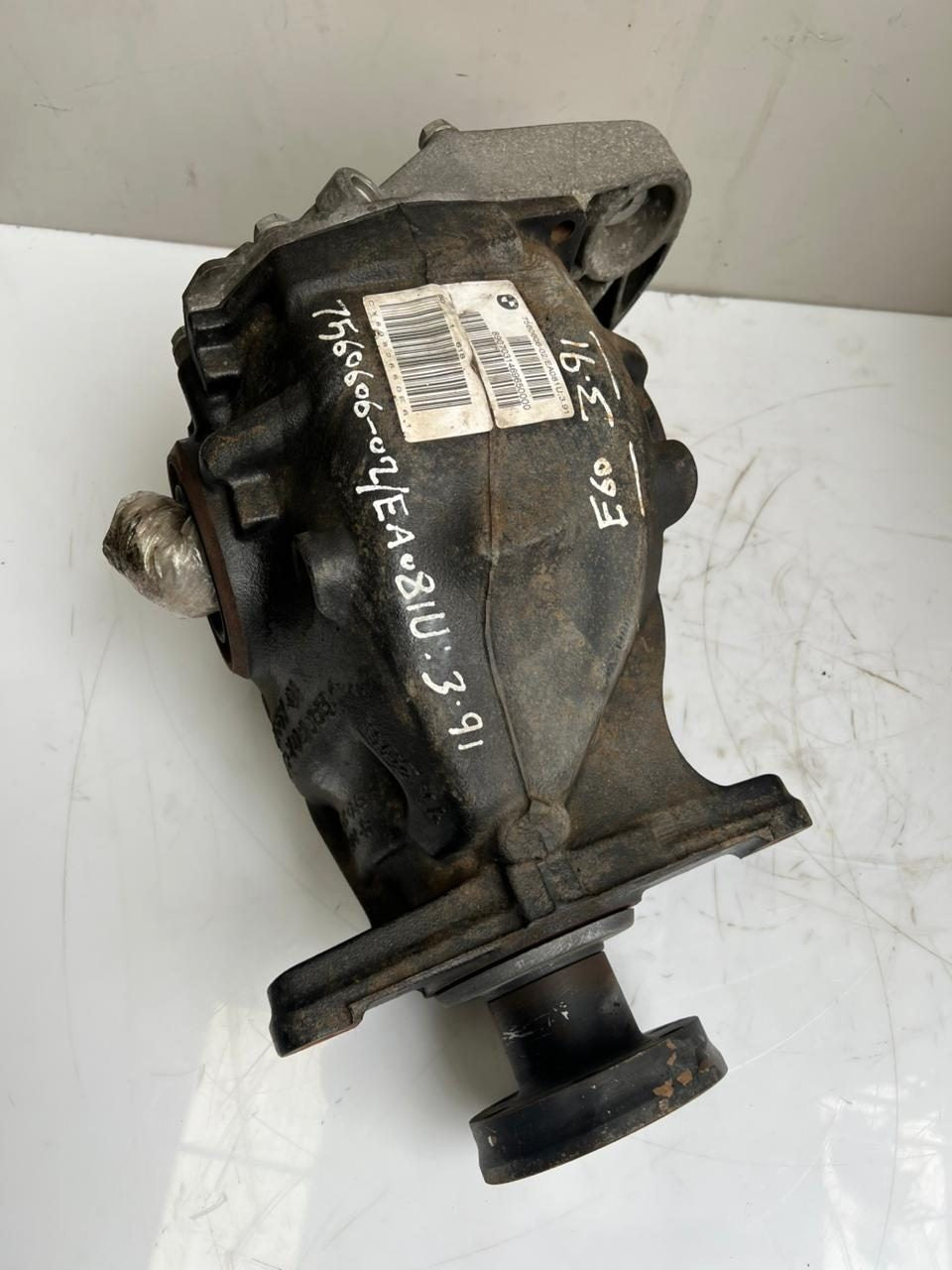 2004-2010 BMW 5' E60 E61 525i 6' E63 E64 630i Rear Differential 7560606 - 3.91
