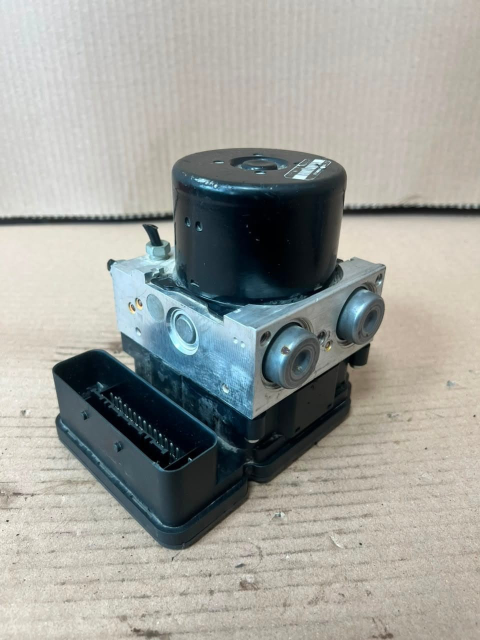 2005-2012 BMW E90 E91 E92 3-Series 325i ABS Pump Module 6771491 OEM