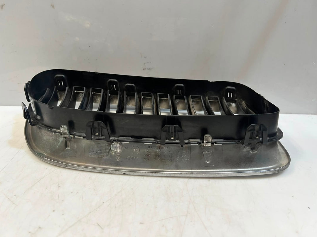 2010-2013 BMW 528i 535i 5 Series F10 F11 Front Bumper Kidney Grille 7200727