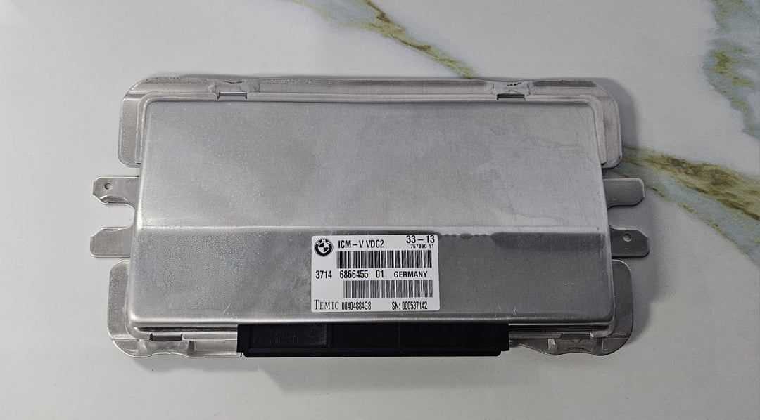 OEM BMW 7 F01, F02 2014 Dynamic Suspension Control Module Unit 6866455