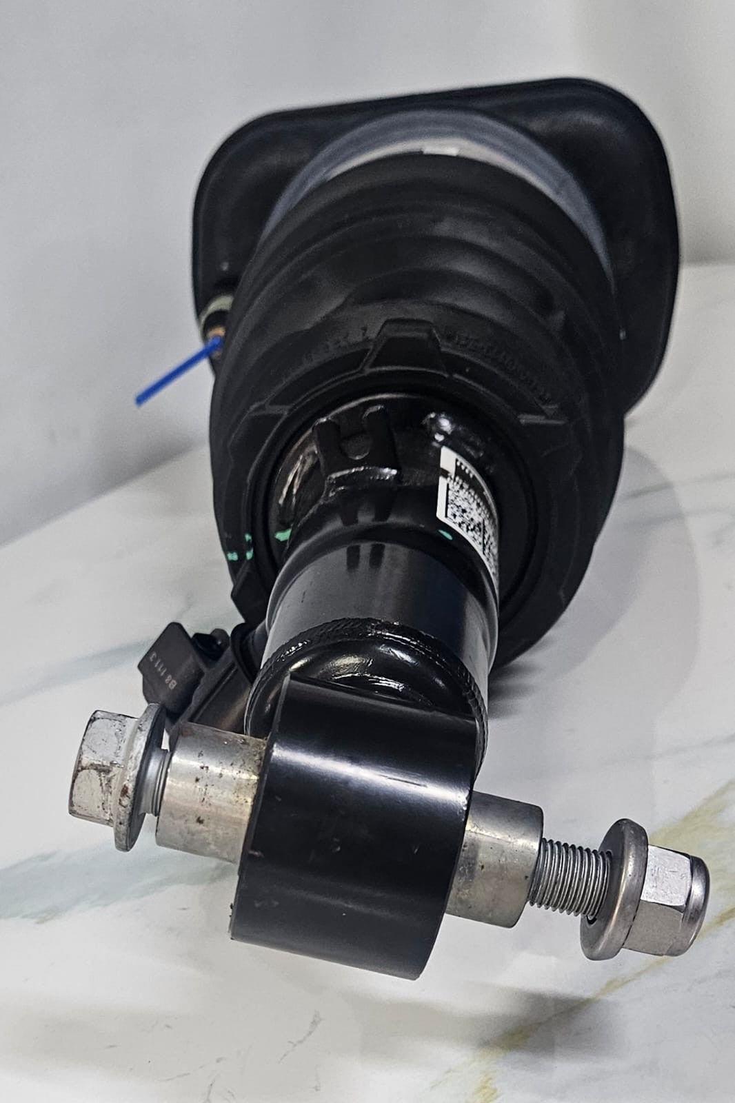 OEM BMW X5 G05 S68 REAR AIR SUSPENSION SHOCK G05 LCI RA PHEV RH 6869038 20KM 