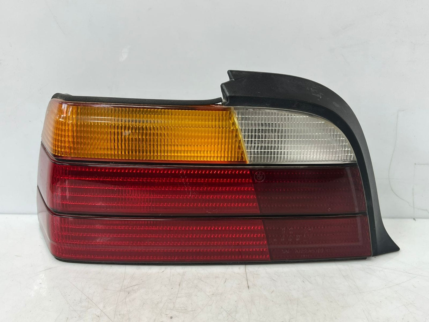 1994 BMW E36 318i 323i 325i 328i M3 REAR Tail Light LEFT RIGHT 8353272 8368337