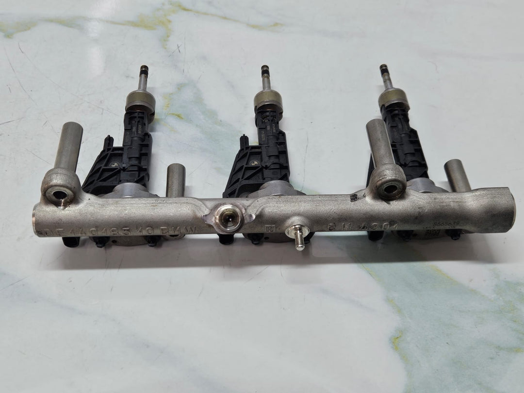 BMW Petrol Engine B46 B48 Fuel Injector Petrol High Pressure Rail 8656548 OEM 