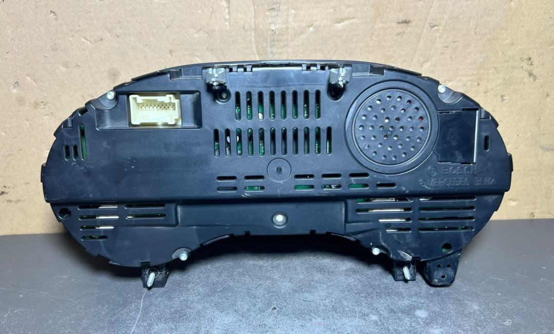 14-17 Mercedes-Benz W117 CLA 250 Instrument Cluster Speedometer A117 9007301 OEM