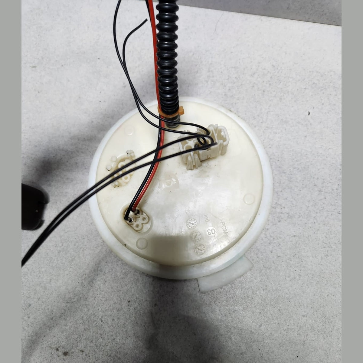 2013-2018 BMW 650i Fuel Pump 7308449 5-Series F07 F10 F11 and 6-Series F06 