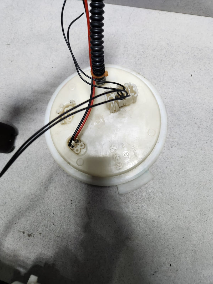 2013-2018 BMW 650i Fuel Pump 7308449 5-Series F07 F10 F11 and 6-Series F06 