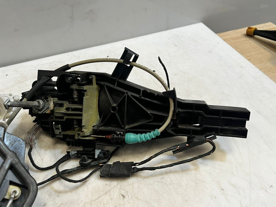 BMW X6 E71 Front Left SIDE Door Lock Actuator 7318409 OEM