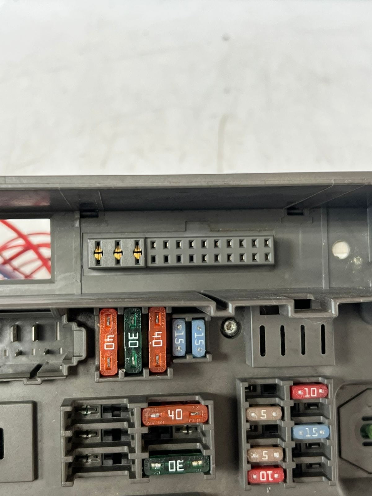 2007-2013 BMW X5 E70 and X6 E71 E72 Power Distribution Fuse Box 6976384 OEM 