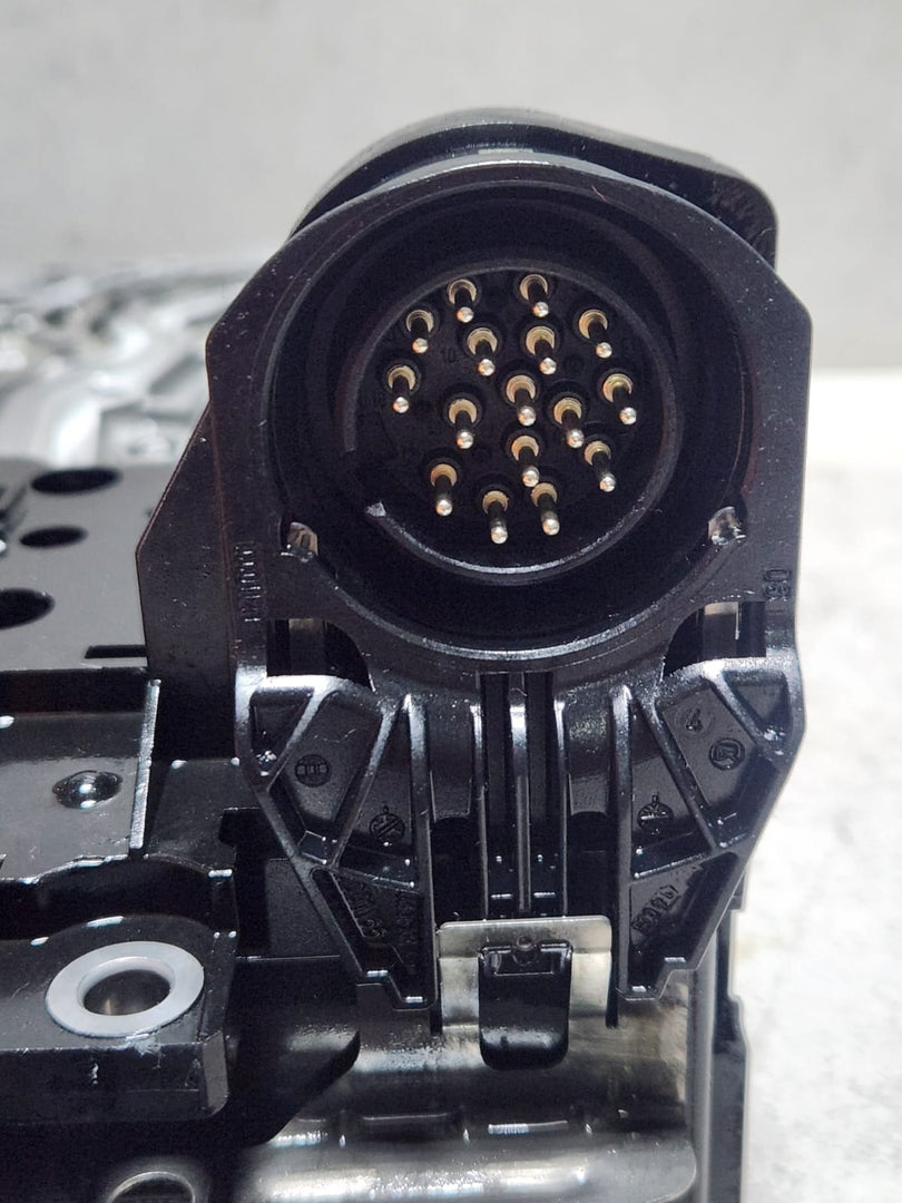 2012-2016 BMW F07 N20 Transmission Valve Body Mechatronics 8hp45 0260550087