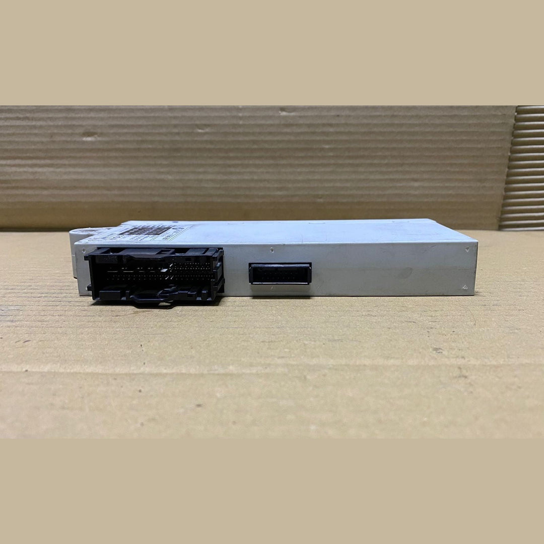 2004 BMW 545i 6-Disc Compact Cd Changer 6941416