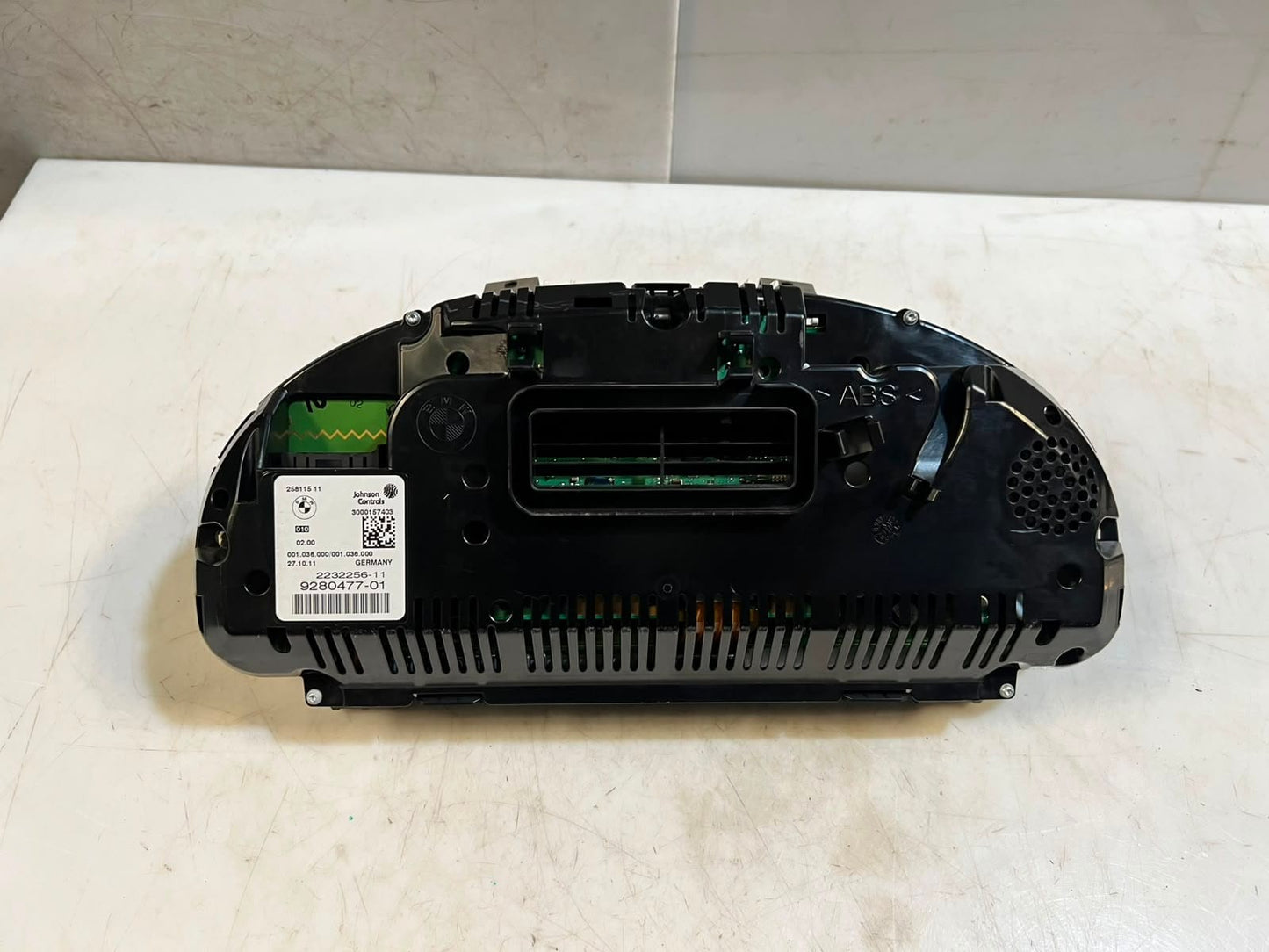 2010-2013 BMW 5 Series F10 F11 520i 523i SPEEDOMETER Instrument Cluster 9280477