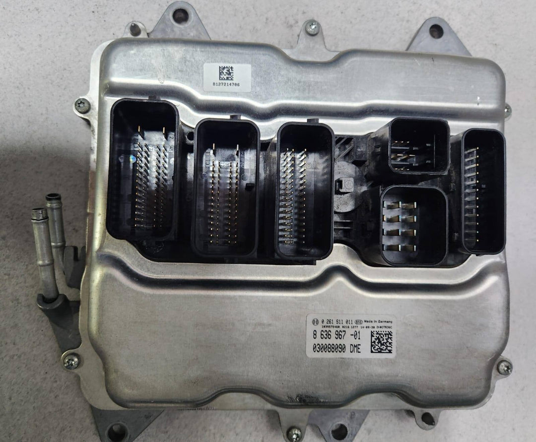 2014-2016 BMW 550i Engine Control Module 8636967 550i and X5 N63N