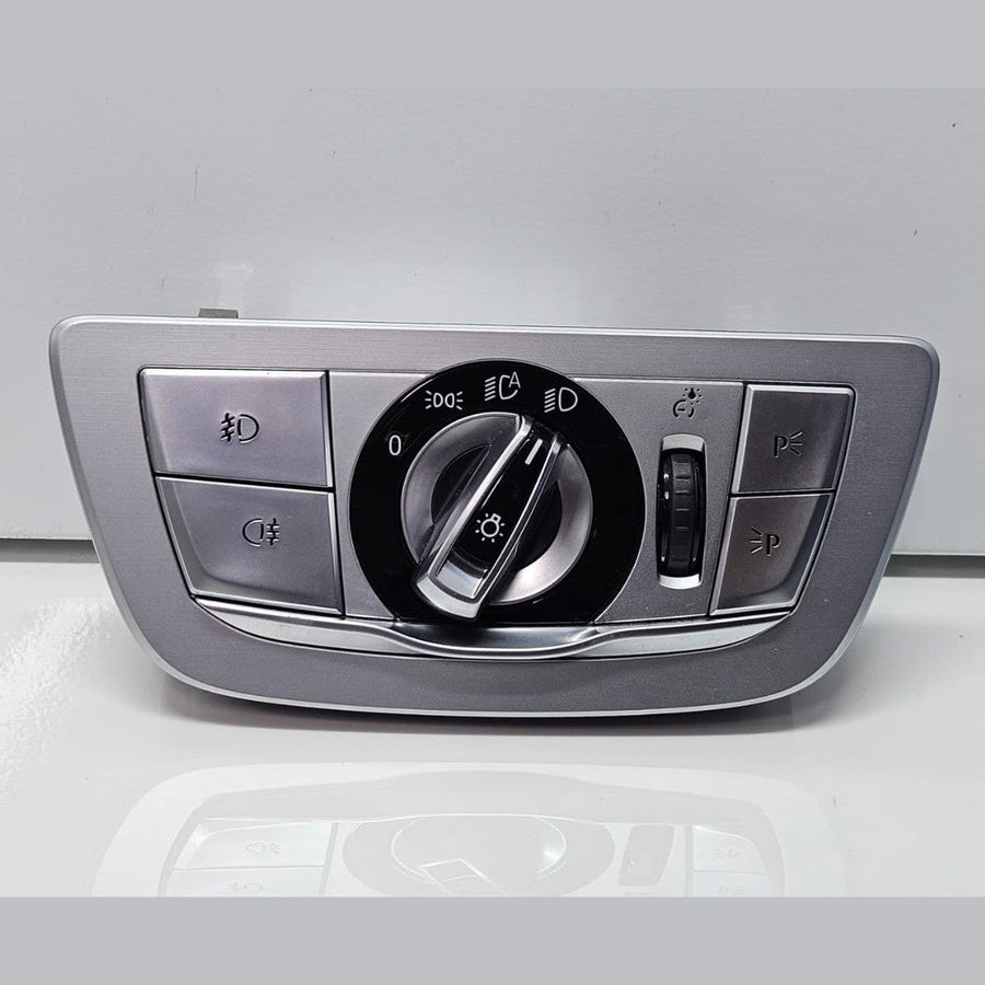 9493726 BMW G12 740i RHD 2015 Head Light Control Switch OEM