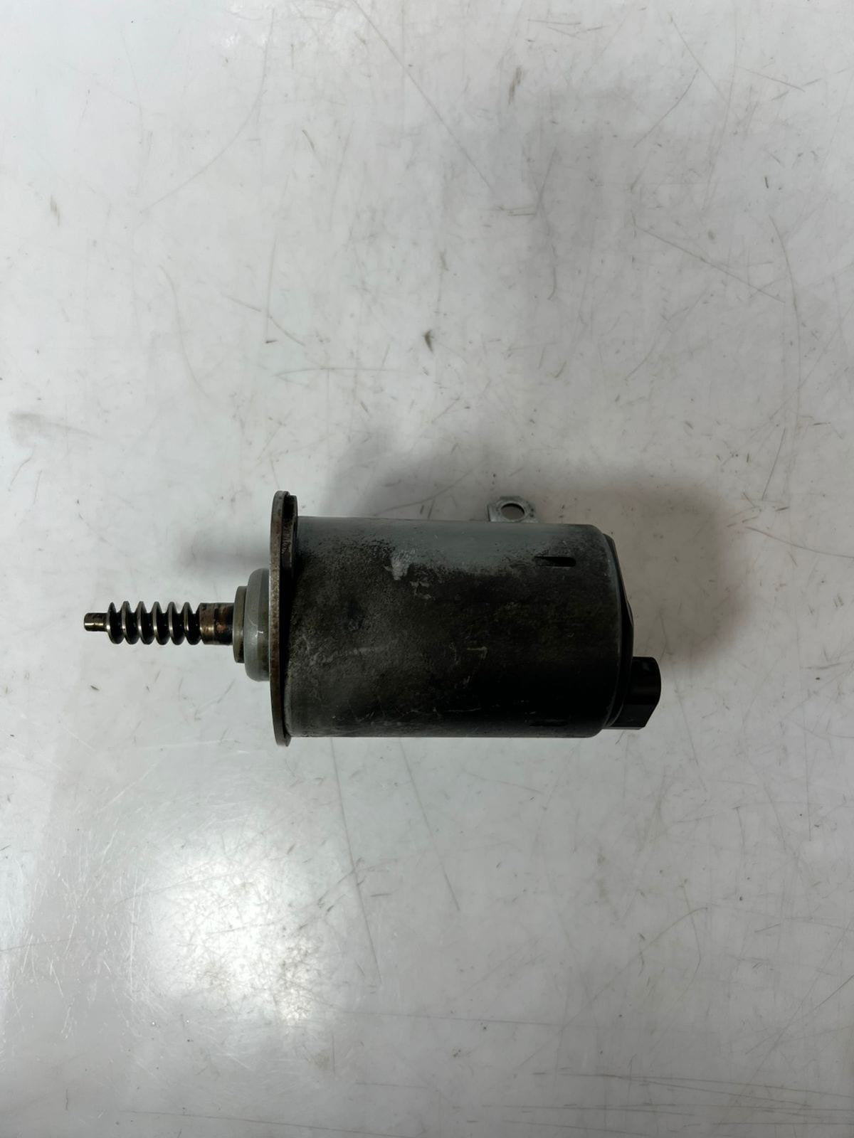 2004-2005 BMW 645Ci E81 E82 E87 E88 Valvetronic Eccentric Shaft Actuator 7548388