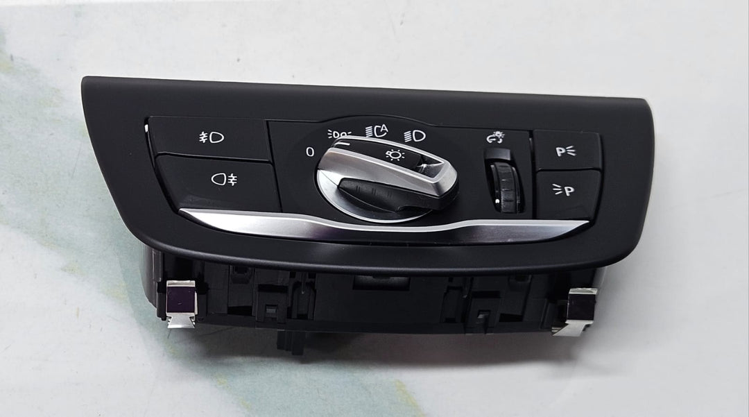 2016-21 BMW X3 G01 M40iX Headlight Control Switch 9472966 OEM