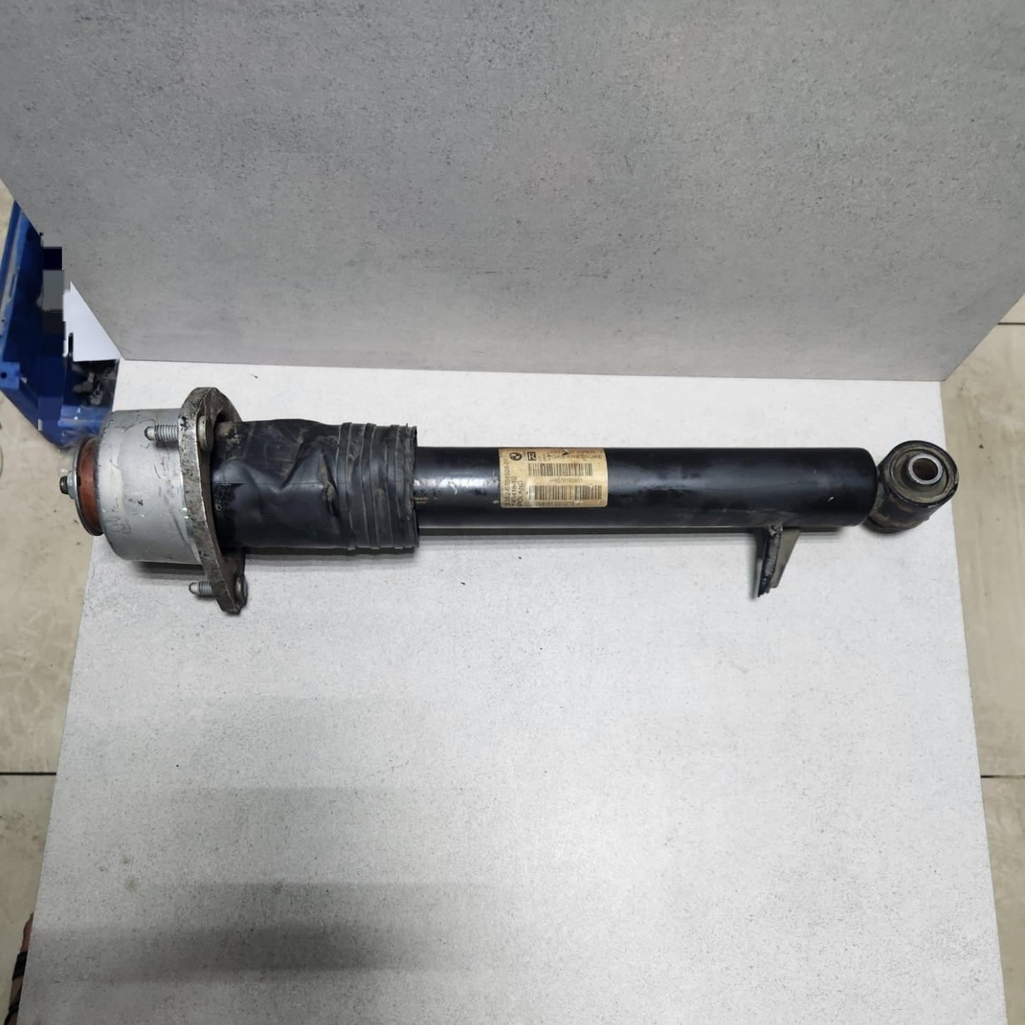 2007-2013 BMW X5 Rear Right Shock Absorber 6781928 E70 X5