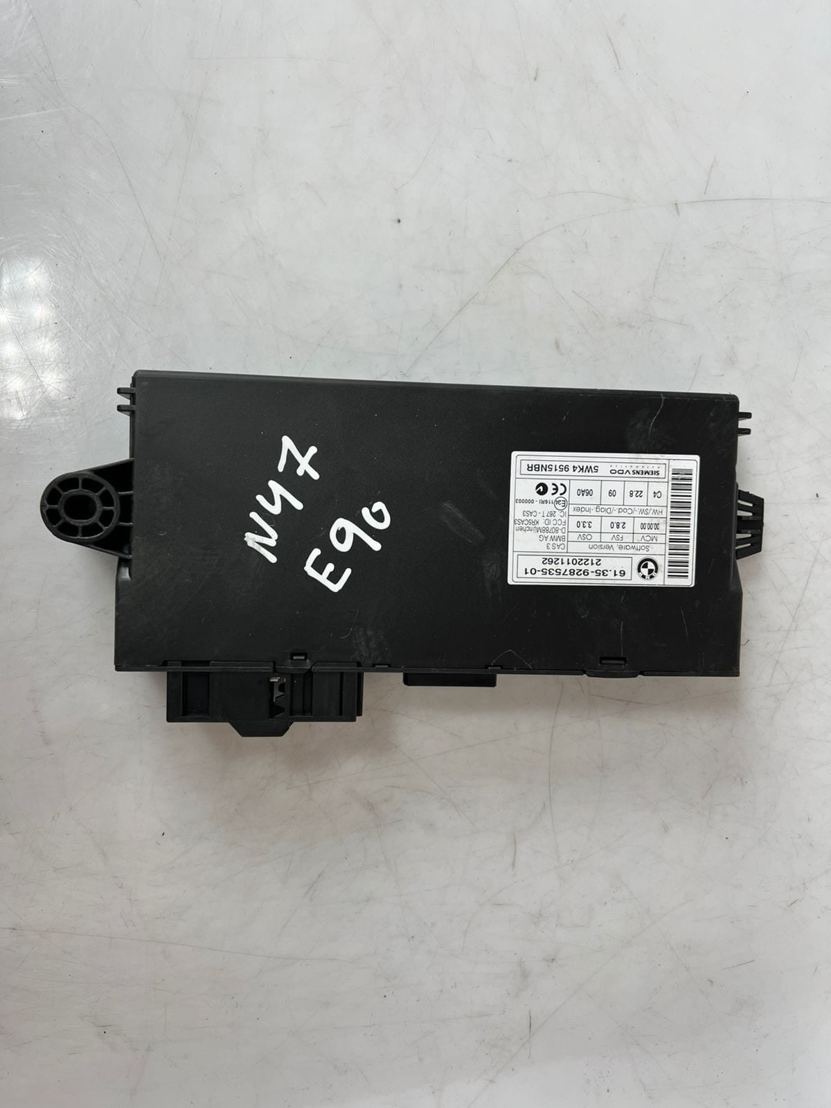 BMW E90 N47 Engine Control Unit ECU COMPLETE SET DDE + CAS3 AG + 1KEY 8518167