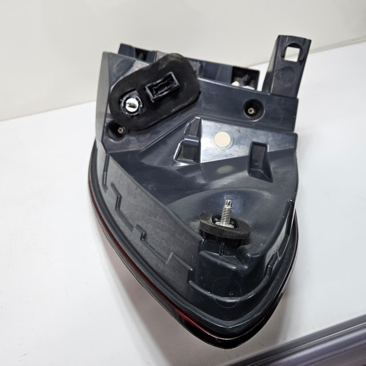 OEM BMW 5 GT F07 Fender right Tail Light 7199642